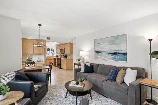 540 Country Club Lane, Coronado CA: https://media.crmls.org/mediaz/214a7183-a23b-4520-a9cc-468d1fc56a8b.jpg