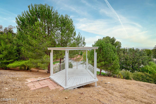 674 Lautrec Court, Thousand Oaks CA: https://media.crmls.org/mediaz/214ac4d1-0303-4399-b8bc-75572a822dad.jpg