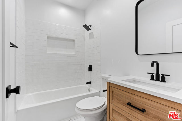 2832 12th Avenue, Los Angeles CA: https://media.crmls.org/mediaz/214afead-5bd3-4752-be46-49e12d2aedfd.jpg