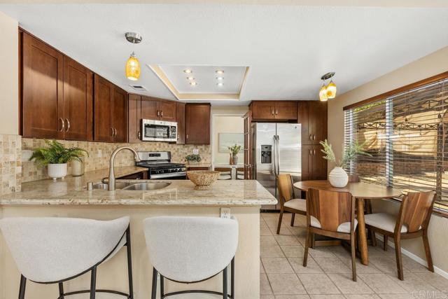 Detail Gallery Image 11 of 43 For 1715 Landing Dr, Vista,  CA 92081 - 3 Beds | 2/1 Baths