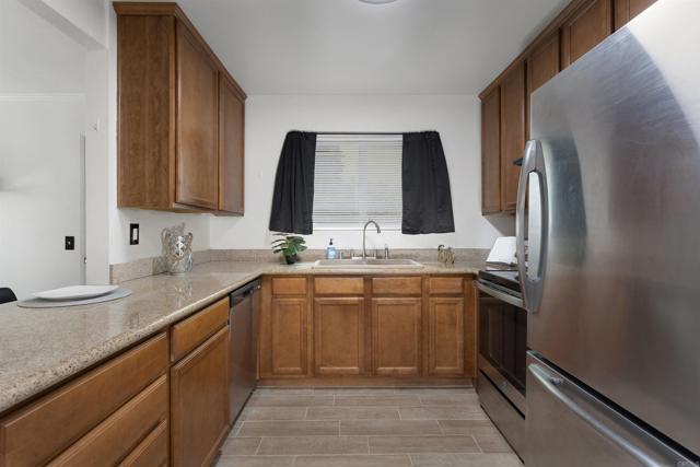 830 W Lincoln Avenue, Escondido CA: https://media.crmls.org/mediaz/214b5839-bc1c-4229-a16a-3ba735591579.jpg