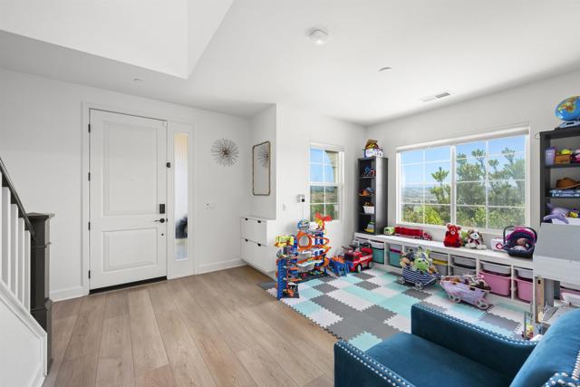8304 The Grant Place, Bonita CA: https://media.crmls.org/mediaz/214bbef0-97e8-452d-9ced-564d6c12f733.jpg