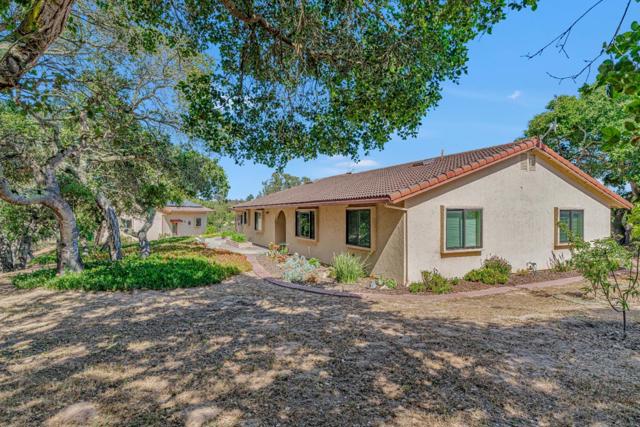 19225 Reavis Way, Salinas CA: https://media.crmls.org/mediaz/214cef4c-05ef-486a-93b1-f392e3f2f49d.jpg