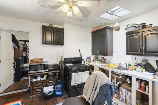 Detail Gallery Image 43 of 55 For 1936 O Ave, National City,  CA 91950 - 3 Beds | 3/1 Baths