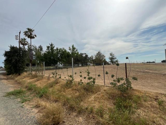 12445 Alta Mesa Road, Herald CA: https://media.crmls.org/mediaz/214d7ea5-7f4a-4017-9690-15c13cc2f8c3.jpg