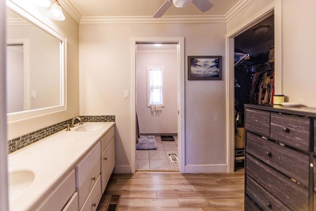 43155 Portola Avenue, Palm Desert CA: https://media.crmls.org/mediaz/214de337-cf0f-424c-8152-30b6ed722c47.jpg