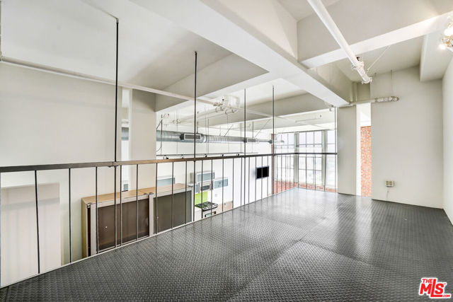1850 Industrial Street, Los Angeles CA: https://media.crmls.org/mediaz/214e123b-524c-452c-95eb-abc02812ab71.jpg