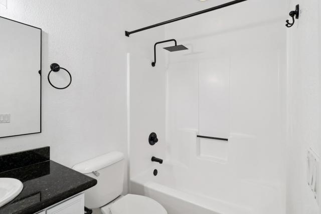 Detail Gallery Image 20 of 49 For 5010 Los Morros Way #26,  Oceanside,  CA 92057 - 2 Beds | 2 Baths