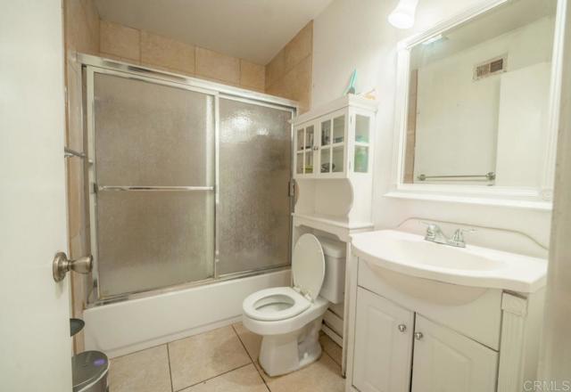 10181 Mayor Circle, San Diego CA: https://media.crmls.org/mediaz/214e1da6-bada-4556-b45b-05586ebfce14.jpg