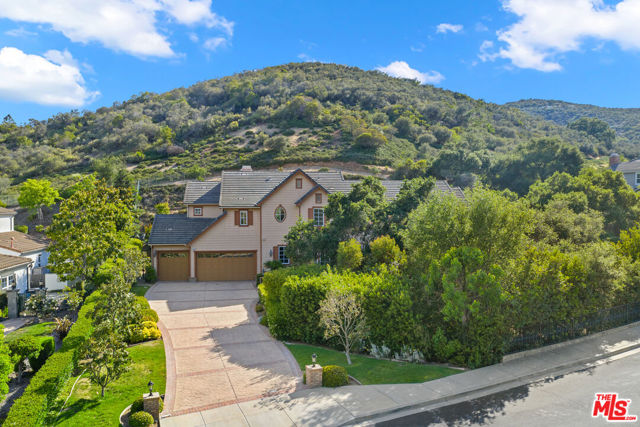 1772 Tamarack Street, Westlake Village CA: https://media.crmls.org/mediaz/214eabf6-83f1-4dec-8dcc-7f4a33d77bc9.jpg
