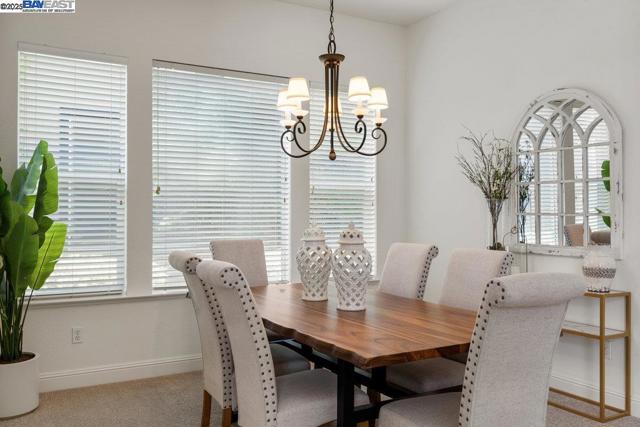 1123 Burghley Ln, Brentwood CA: https://media.crmls.org/mediaz/214ebb77-82a1-4330-97f1-9fd128a688fc.jpg