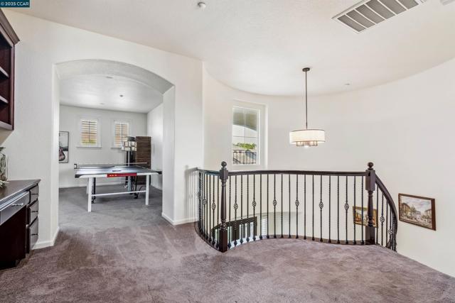 1840 Tanglewood Ln, Brentwood CA: https://media.crmls.org/mediaz/214ee3af-2499-43be-bd6e-805cf2990f30.jpg