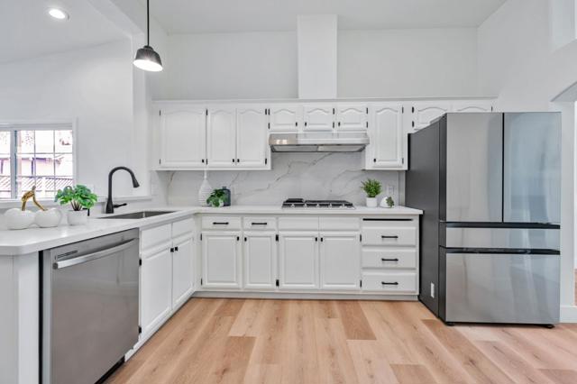 123 Wayne Court, Redwood City CA: https://media.crmls.org/mediaz/214f1180-e641-4166-bdae-047723e4a392.jpg