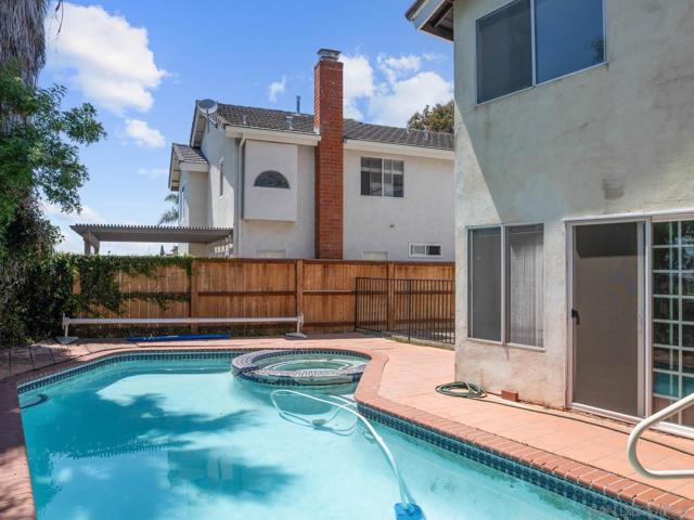 13810 Riverhead Ct, San Diego CA: https://media.crmls.org/mediaz/214f9d9a-f1ad-473f-af20-1407a72ea057.jpg