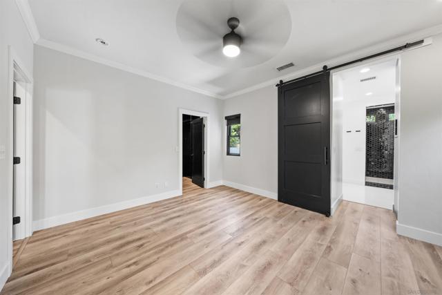 3160 Goldfinch St, San Diego CA: https://media.crmls.org/mediaz/21501c8a-b8f3-4ab9-b66d-7677899065b2.jpg