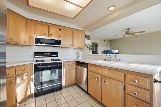 Detail Gallery Image 12 of 36 For 1465 Genoa Dr, Vista,  CA 92081 - 4 Beds | 2/1 Baths