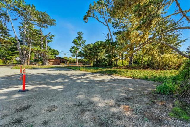 430 Marine Boulevard, Moss Beach CA: https://media.crmls.org/mediaz/215044e2-0379-4d37-9ef7-6c4c8c726eae.jpg