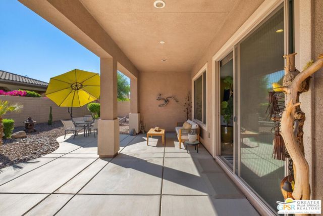 81091 Avenida Colonias, Indio CA: https://media.crmls.org/mediaz/2150b31c-e42e-4d86-812e-6bcac6fb45ad.jpg