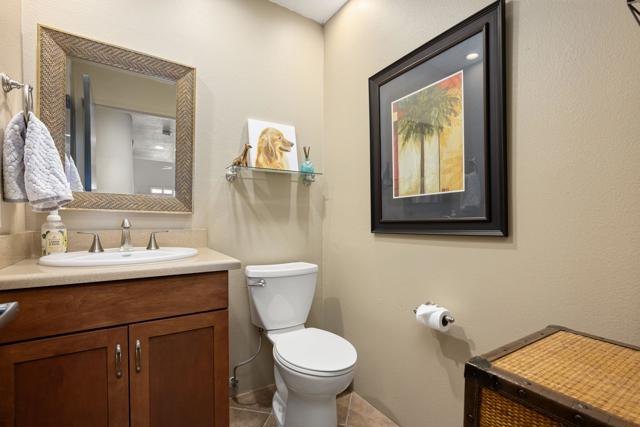 340 Vista Royale Drive, Palm Desert CA: https://media.crmls.org/mediaz/21513c55-d0f1-48be-afdf-eae504ef7365.jpg