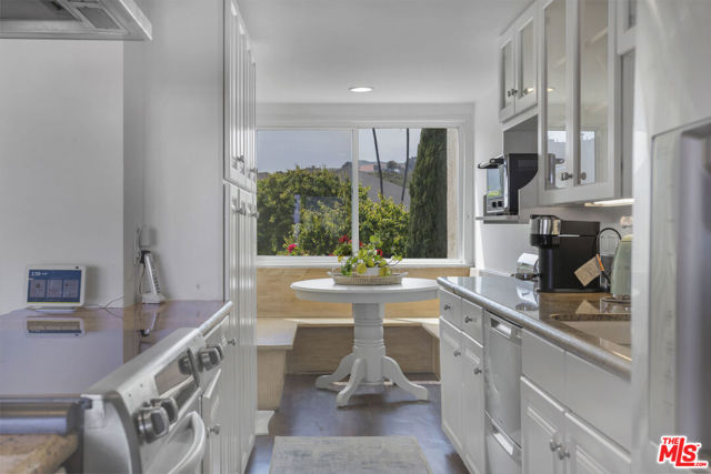 23910 De Ville Way, D photo 12