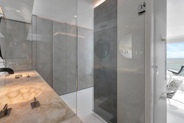 Detail Gallery Image 26 of 40 For 1760 Avenida Del Mundo #504,  Coronado,  CA 92118 - 2 Beds | 2 Baths