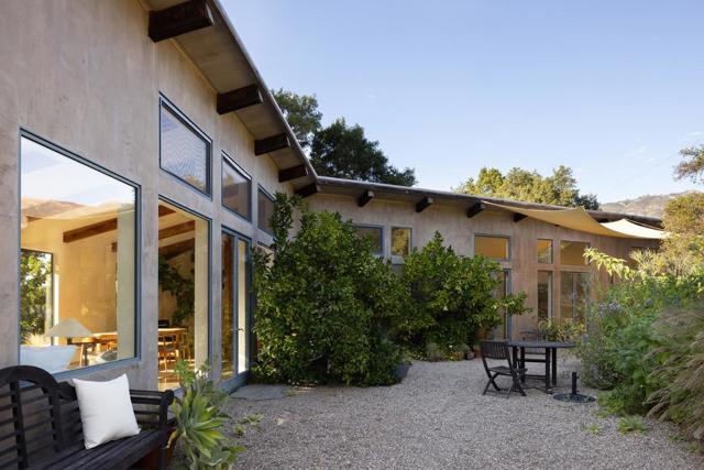 47320 Highway 1, Big Sur CA: https://media.crmls.org/mediaz/21527984-485b-4775-9b00-4e8d4528b34f.jpg