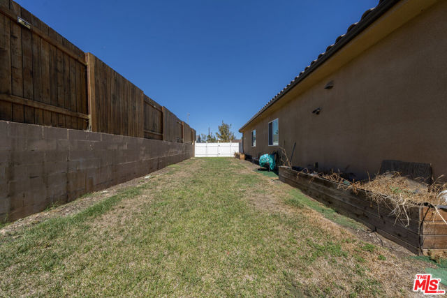 13512 Vose Street photo 7