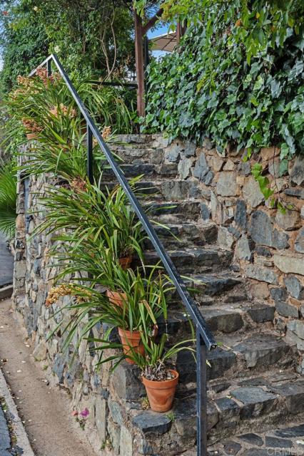 713 Quiet Hills Farm Road, Escondido CA: https://media.crmls.org/mediaz/215324e2-beca-416c-9808-be0e8b3967fc.jpg