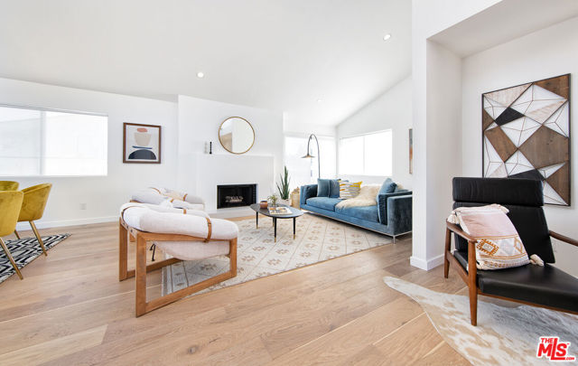 933 9th Street, 6 photo 8