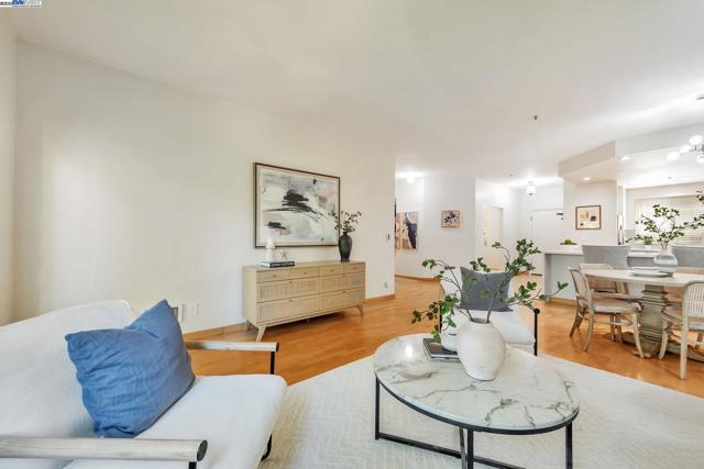929 E El Camino Real, Sunnyvale CA: https://media.crmls.org/mediaz/21535253-9916-4694-a7e4-e7cdf38f24b8.jpg