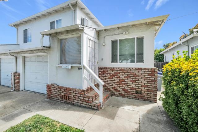 378 Park St, San Leandro CA: https://media.crmls.org/mediaz/2153e1b3-ab5f-4082-bbf2-123769b3e3fb.jpg