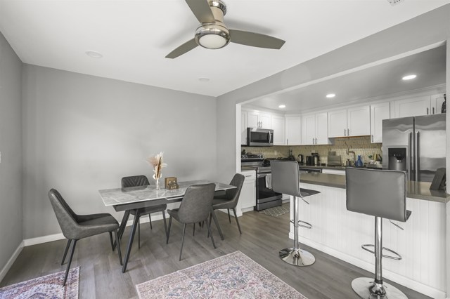 5333 Park Highlands Blvd, Concord CA: https://media.crmls.org/mediaz/2153e248-698b-42d0-aa59-bef225ebda50.jpg