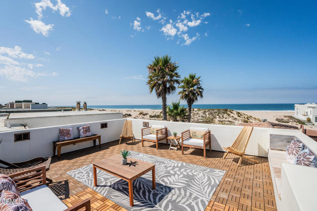 1501 Mandalay Beach Road, Oxnard CA: https://media.crmls.org/mediaz/21549824-960c-4045-a701-05f2a9b17930.jpg