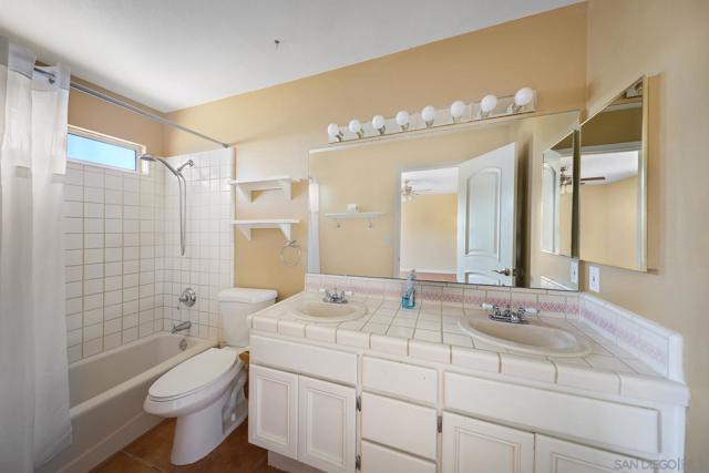 27301 Rowel Ct, Valley Center CA: https://media.crmls.org/mediaz/2154c8ff-74d6-46d1-b7d1-e677cbd31af0.jpg