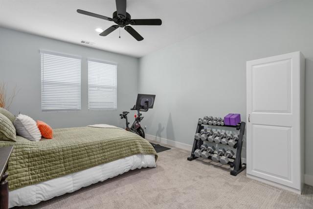 303 Ventasso Way, Fallbrook CA: https://media.crmls.org/mediaz/2156363d-8f43-472a-9da7-e6e081b808e8.jpg