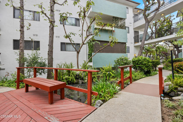 5000 S Centinela Avenue, Los Angeles CA: https://media.crmls.org/mediaz/2156a024-77f0-48db-a7cb-542b26a02240.jpg