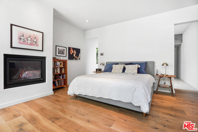 6254 Busch Drive, Malibu CA: https://media.crmls.org/mediaz/2156dbf4-640b-49b7-8144-0c6e46fafece.jpg
