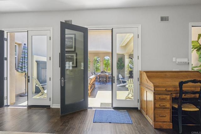 939 Bluejack Road, Encinitas CA: https://media.crmls.org/mediaz/2156de42-1176-48f7-9459-d15d0132a1f2.jpg