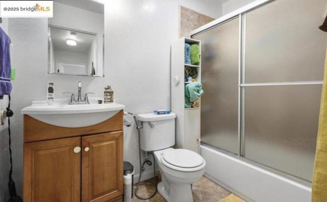 1298 63rd St, Emeryville CA: https://media.crmls.org/mediaz/2157587e-e570-416e-a9a8-aeb6f4fab48f.jpg