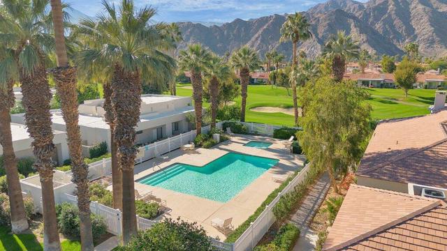 54853 Oakhill, La Quinta CA: https://media.crmls.org/mediaz/2157d11e-027d-44fe-a510-65fd69194d98.jpg