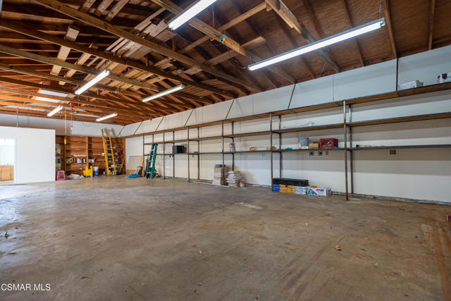 4539 Mammoth Avenue, Sherman Oaks CA: https://media.crmls.org/mediaz/2157d2b9-eed9-48f7-830d-c4147a8d8804.jpg