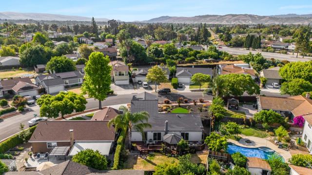 4537 Jonquil Drive, San Jose CA: https://media.crmls.org/mediaz/2157f13f-2fc1-46ea-9114-0e79c996f789.jpg