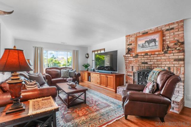 4386 Niagara Ave, San Diego CA: https://media.crmls.org/mediaz/215822a3-5ad1-46da-a372-faf032c269ee.jpg