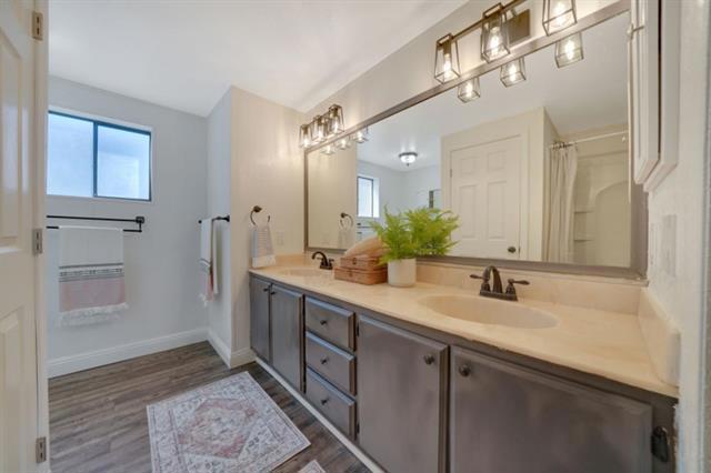 Image 23 of 45 For 5689 Red Oak Drive