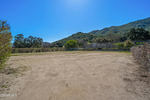 1464 Hidden Valley Road, Thousand Oaks CA: https://media.crmls.org/mediaz/21584c12-5714-4324-97a4-d2e8b68122dc.jpg