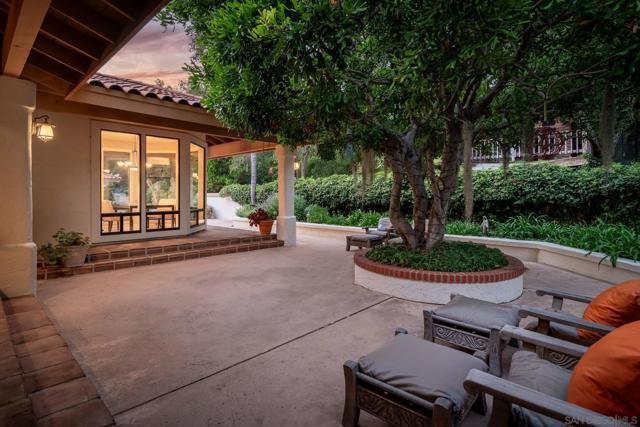 17207 El Caporal, Rancho Santa Fe, California 92067, 5 Bedrooms Bedrooms, ,4 BathroomsBathrooms,Single Family Residence,For Sale,El Caporal,240021405SD