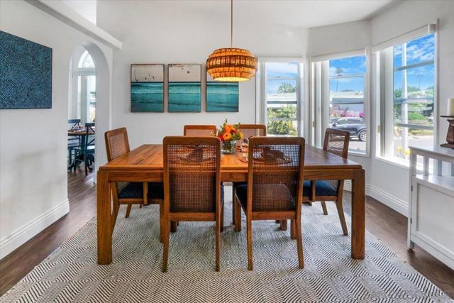 7241 San Luis St, Carlsbad CA: https://media.crmls.org/mediaz/2159b6e6-0e25-4f1e-990a-a8221a7849f0.jpg