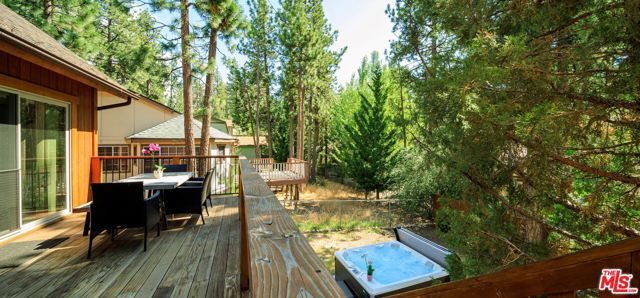 919 Mcalister Road, Big Bear City CA: https://media.crmls.org/mediaz/2159d68f-5468-475f-b031-1fd41ab7f83b.jpg