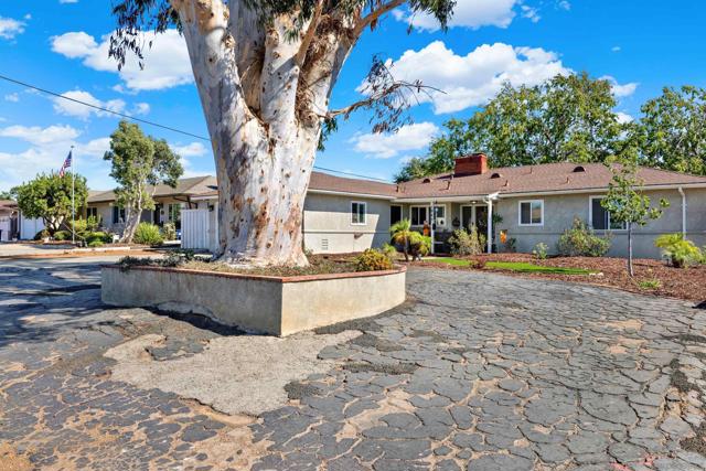 1945 Wedgemere Road, El Cajon CA: https://media.crmls.org/mediaz/215a4d73-2816-470d-a415-60c9fc67d336.jpg