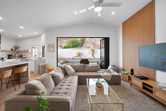 51605 Avenida Carranza, La Quinta CA: https://media.crmls.org/mediaz/215a8c09-7106-4905-bb27-b9ec7b663878.jpg